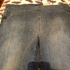 NYDJ. Pull on skinny ankle jean. Size 10 Brand New
